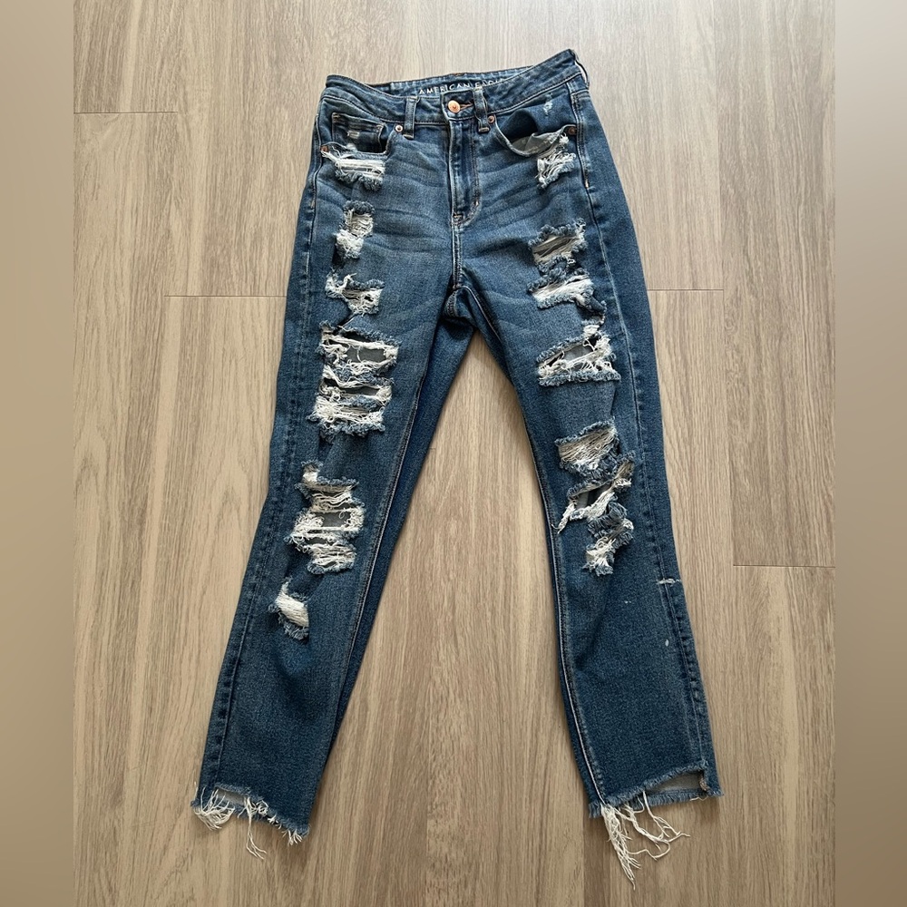 American Eagle Mom Jeans Size 4 High Rise Distressed Raw Hem Stretch Denim